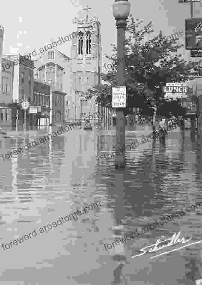 Devastating Flood In Knoxville In 1946 Knoxville S WNOX (Images Of America)